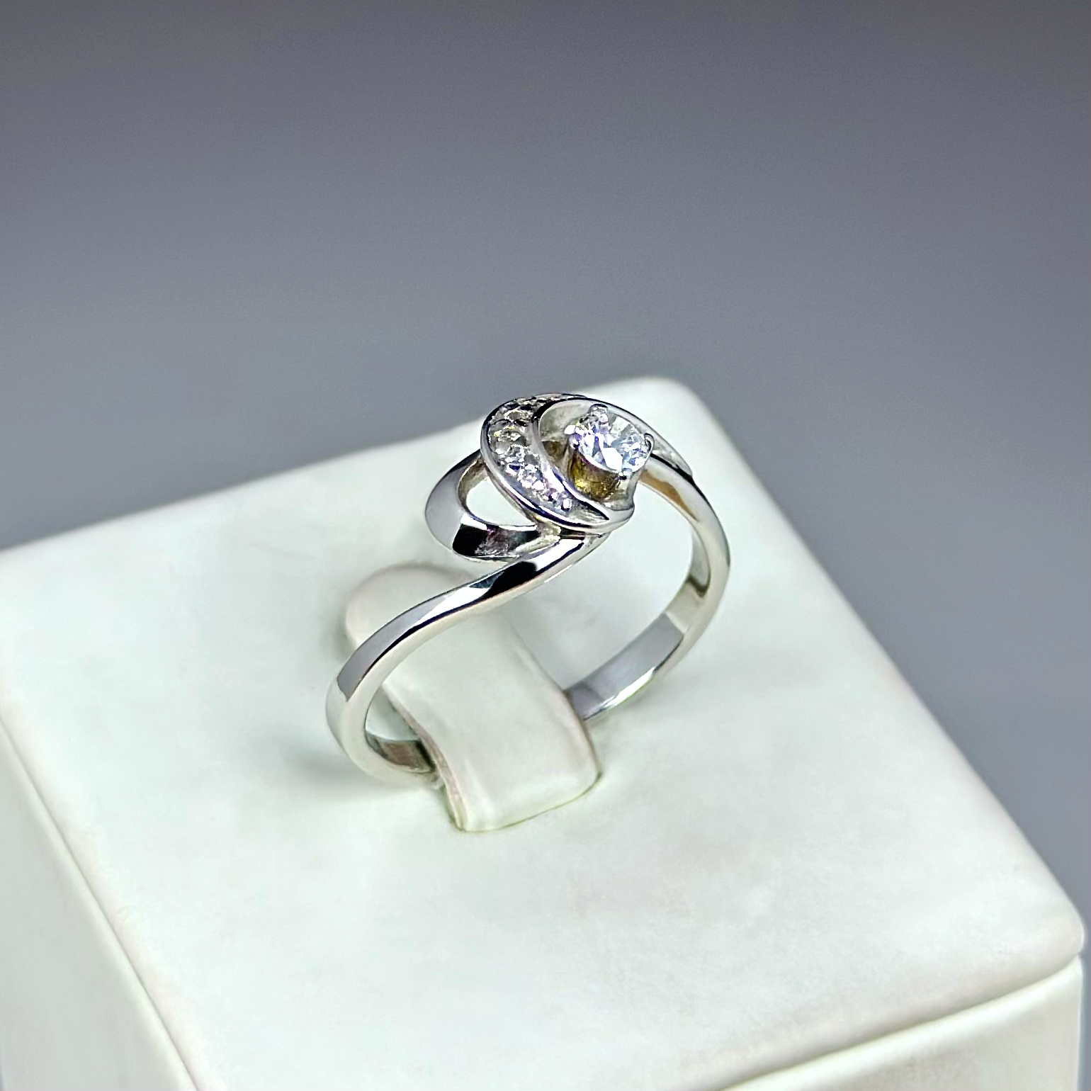 Кольцо 1301989172 фианит