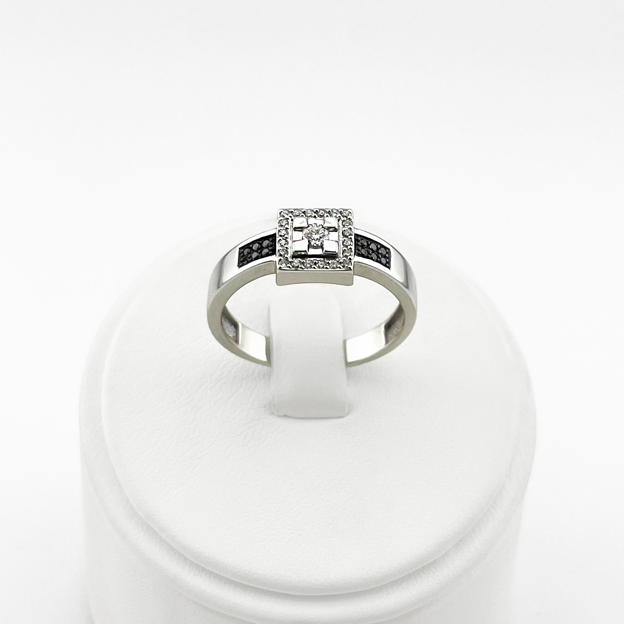 Кольцо 1-684-210