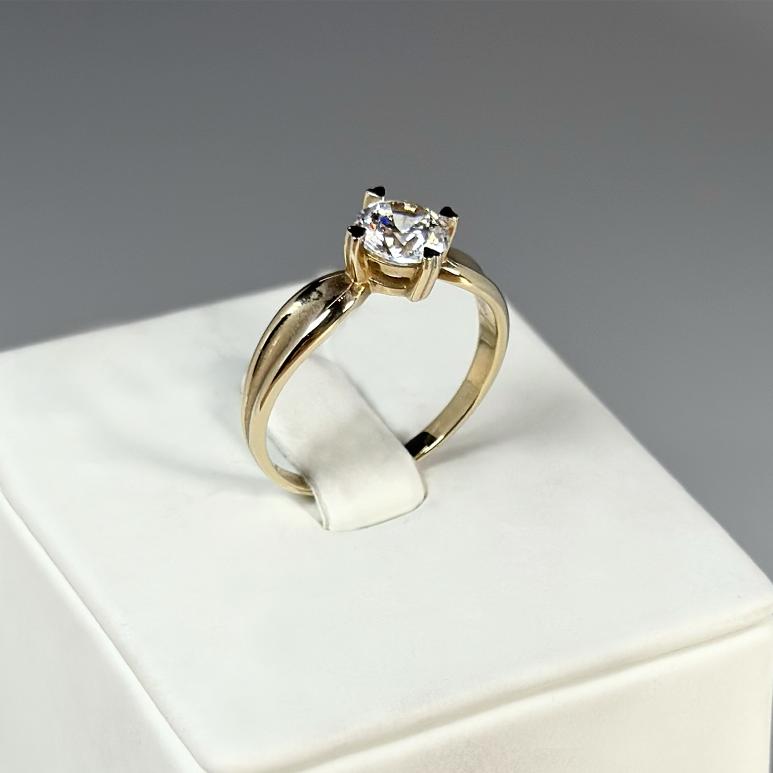 Кольцо Т142015931